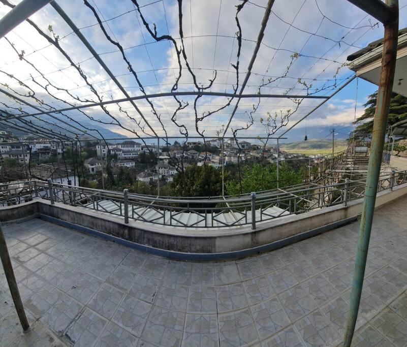 Your Home Away From Home! Gjirokastër المظهر الخارجي الصورة